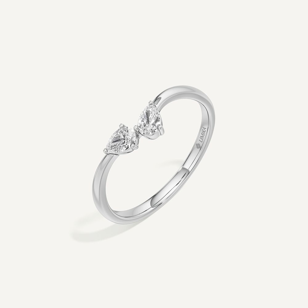 Jolie Pear Diamond